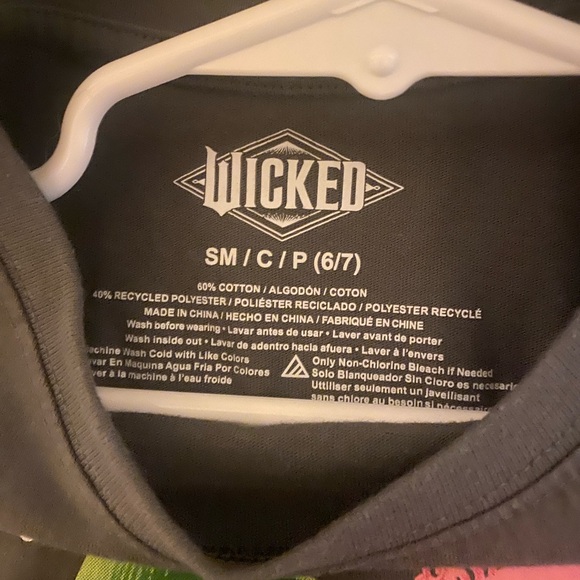 Wicked - Picture 2 of 3